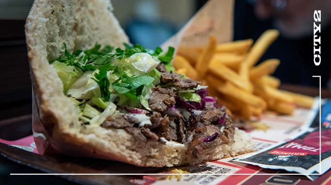 Pitabrød med kebab fra City Kebab House i City 2 